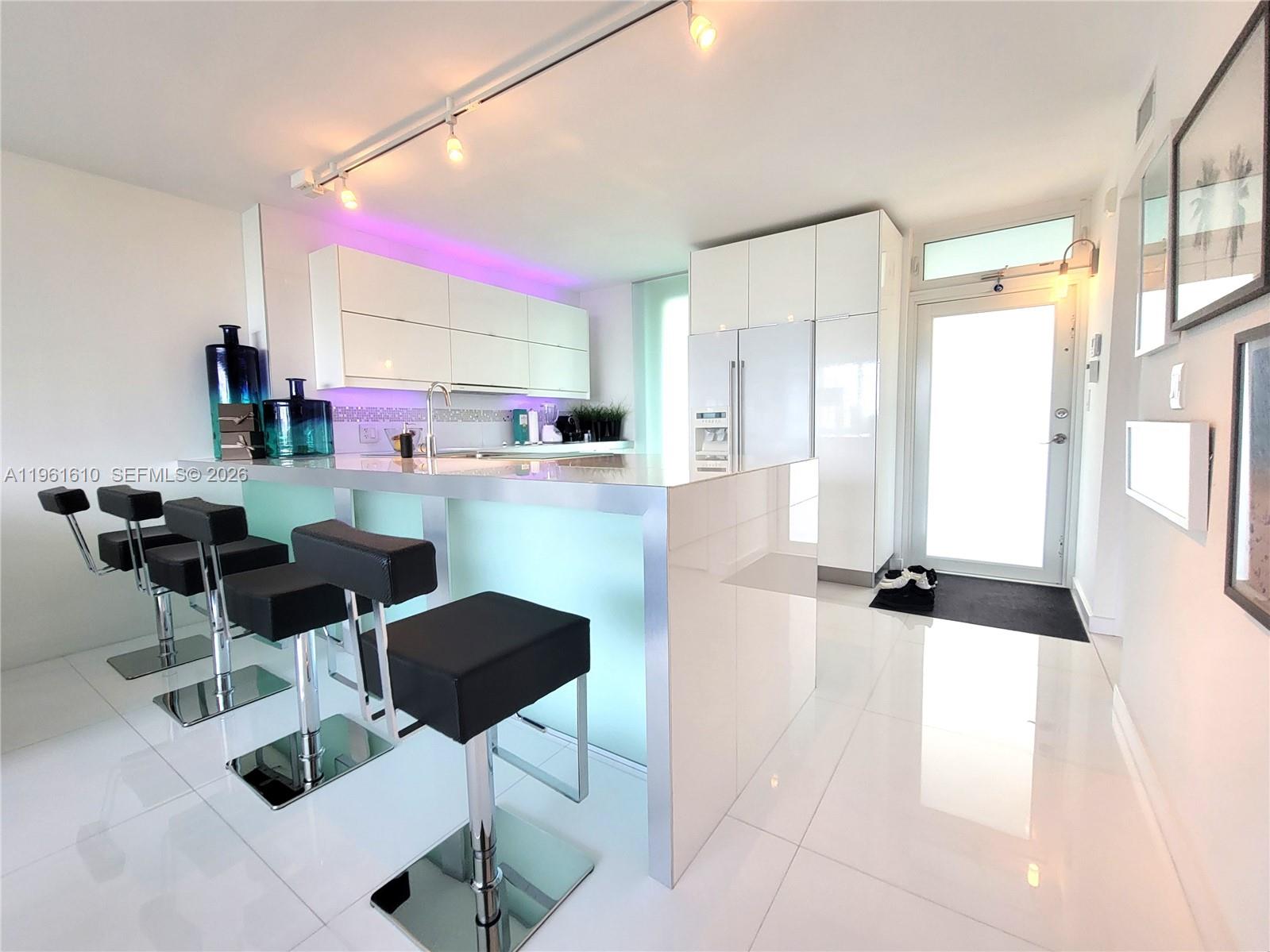 1670 Lincoln Ct #3B Miami Beach, FL 33139