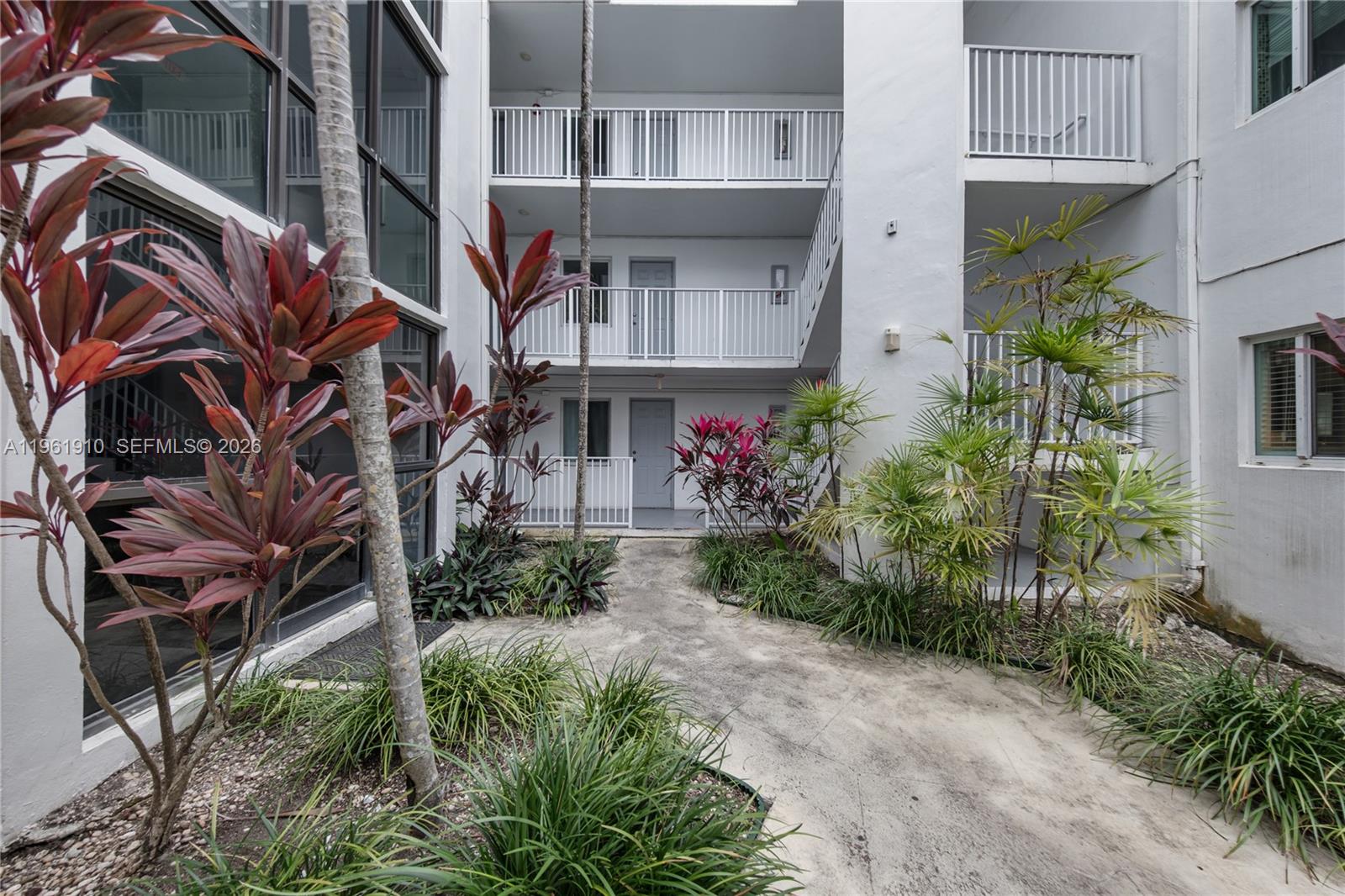 9971 W Bay Hbr Dr #206 Bay Harbor Islands, FL 33154