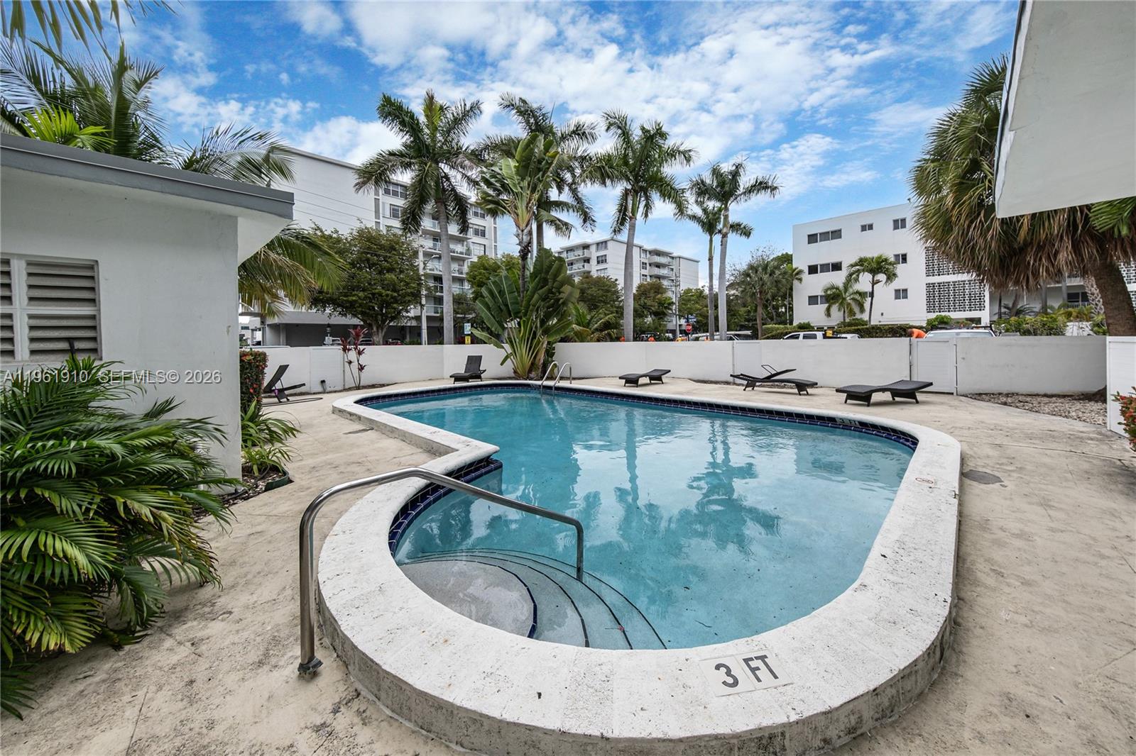 9971 W Bay Hbr Dr #206 Bay Harbor Islands, FL 33154