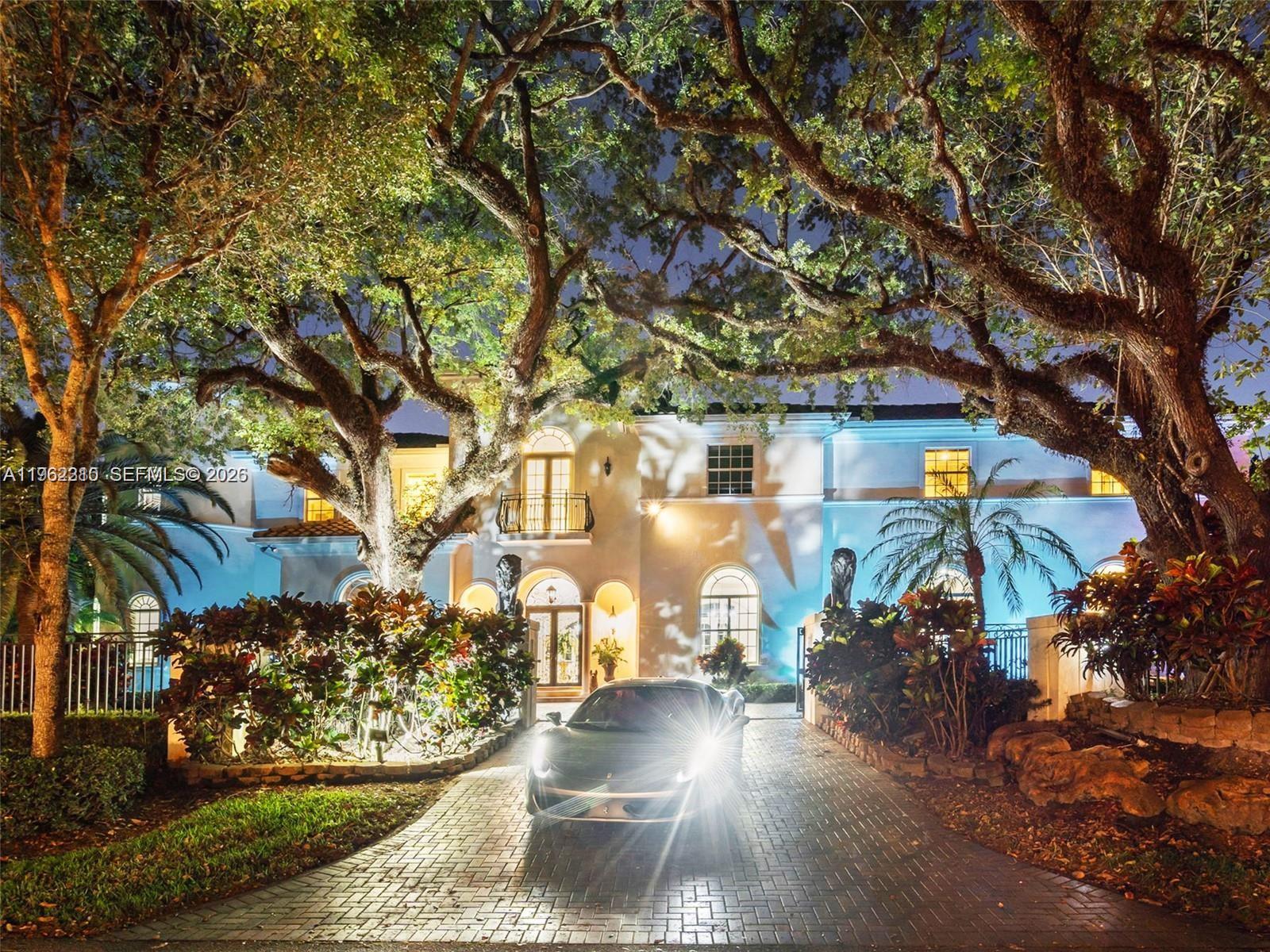 9076 SW 59th Ct Pinecrest, FL 33156