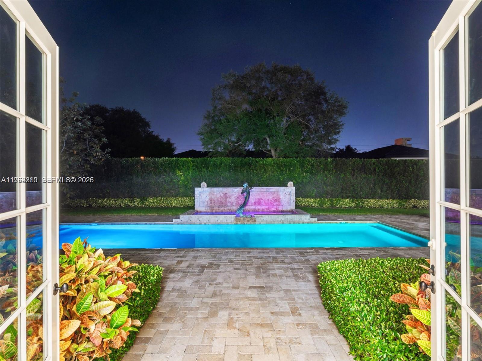 9076 SW 59th Ct Pinecrest, FL 33156