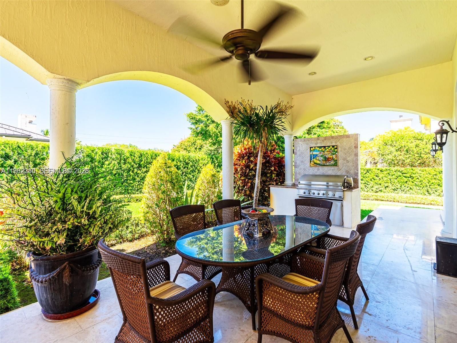 9076 SW 59th Ct Pinecrest, FL 33156