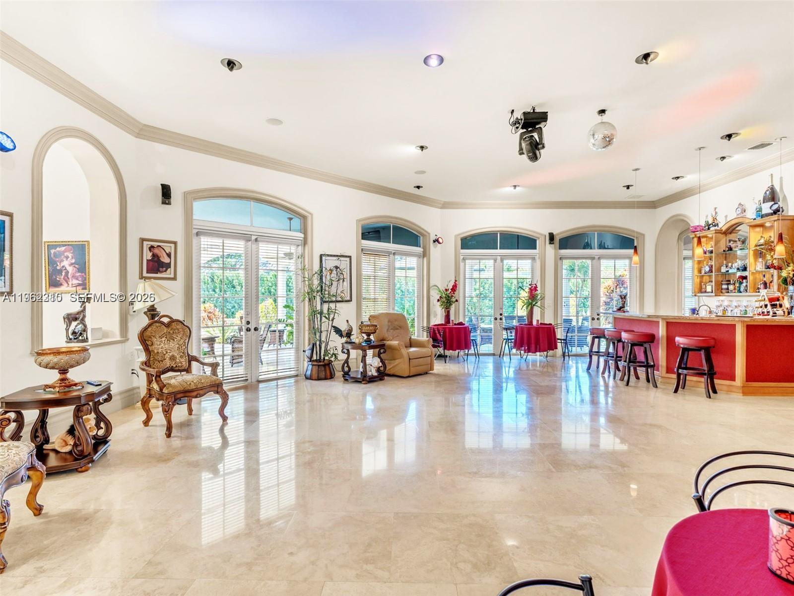 9076 SW 59th Ct Pinecrest, FL 33156