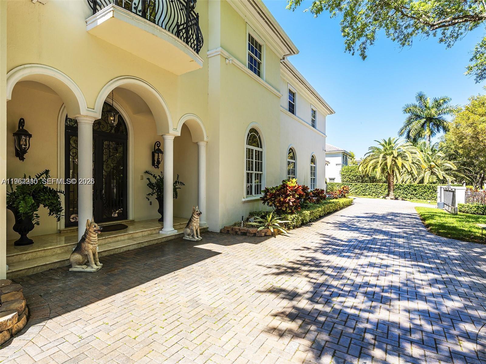 9076 SW 59th Ct Pinecrest, FL 33156