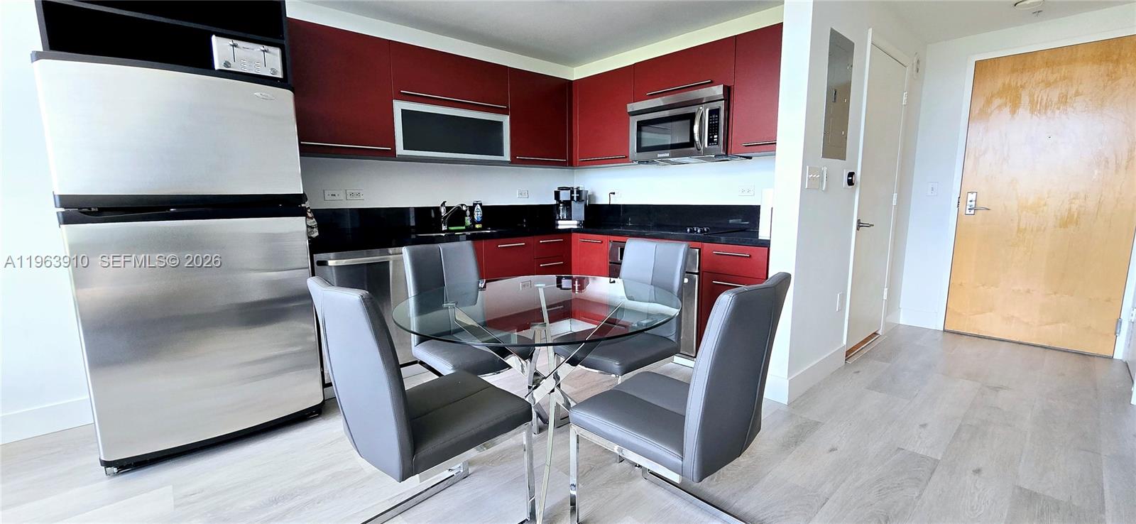 image Vizcayne South9