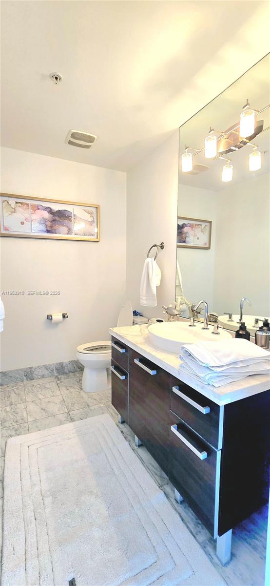 image Vizcayne South16