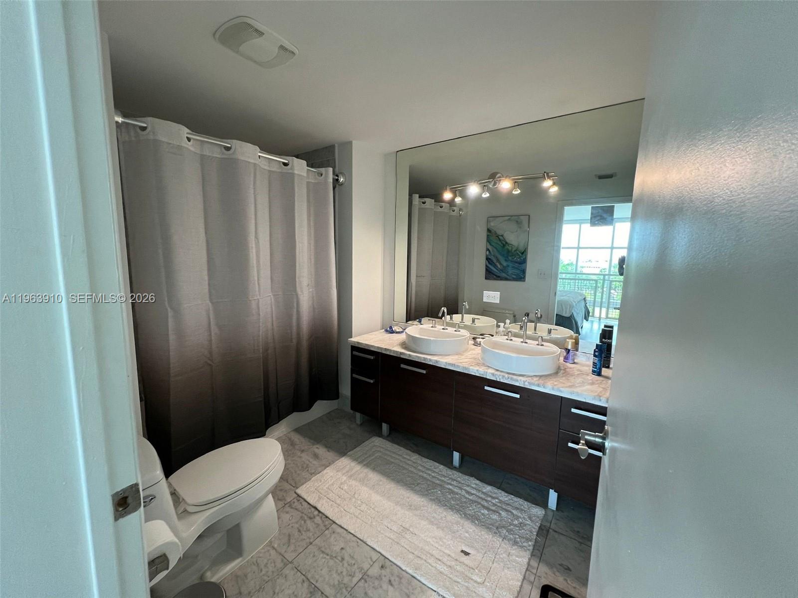 image Vizcayne South6