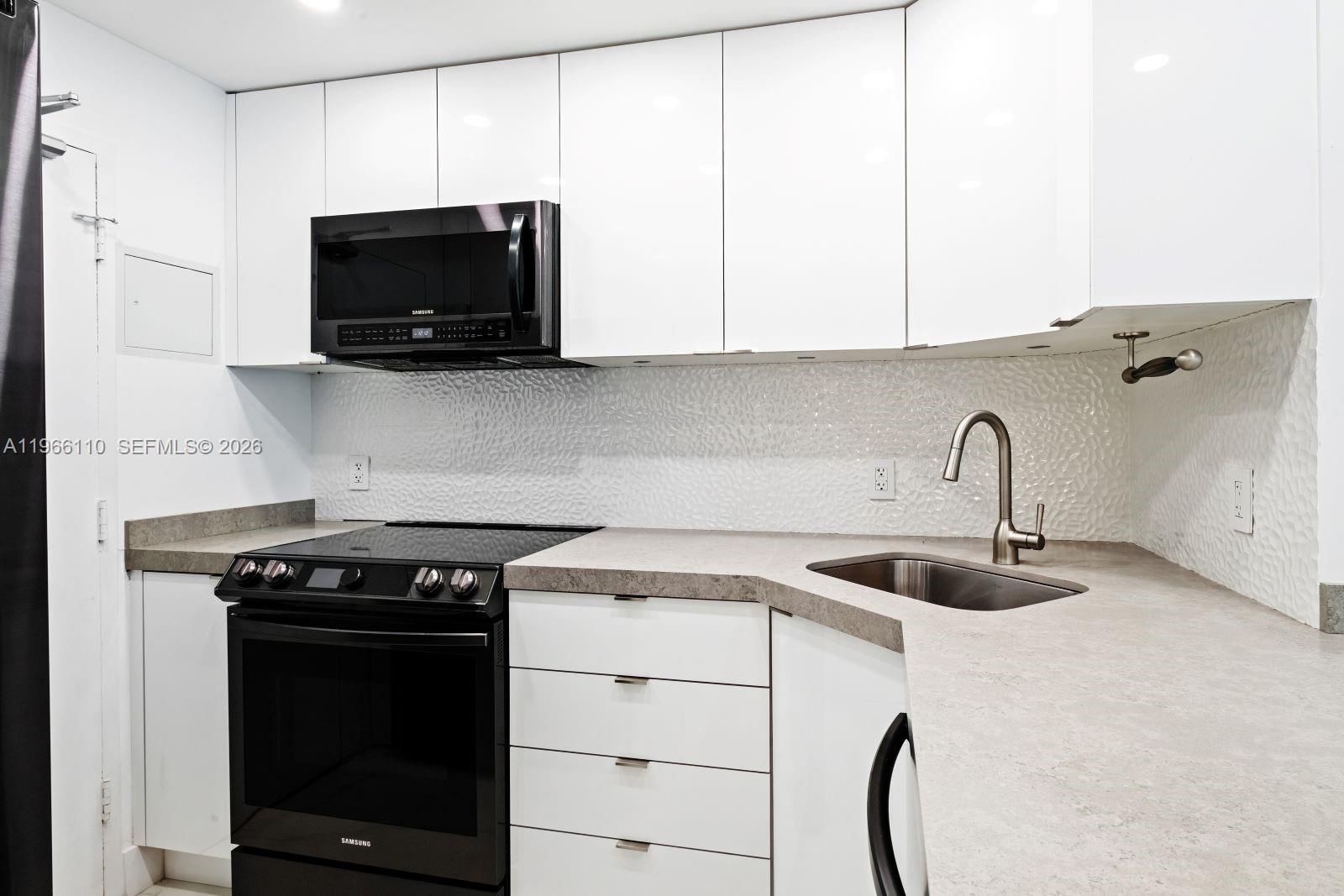 1000 West Ave #1024 Miami Beach, FL 33139