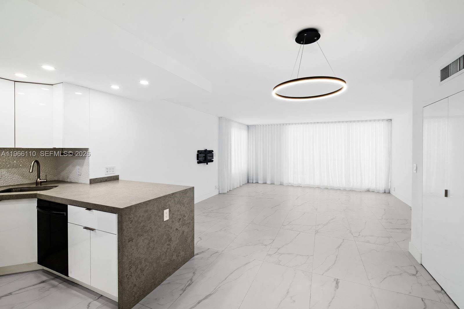 1000 West Ave #1024 Miami Beach, FL 33139