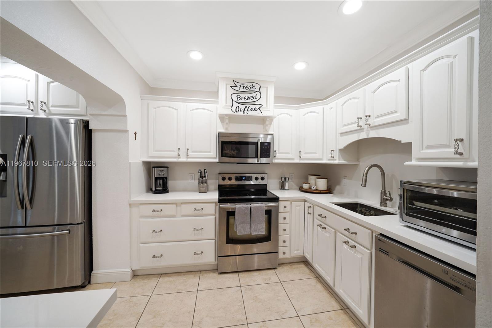 7381 SW 34th Ter Miami, FL 33155