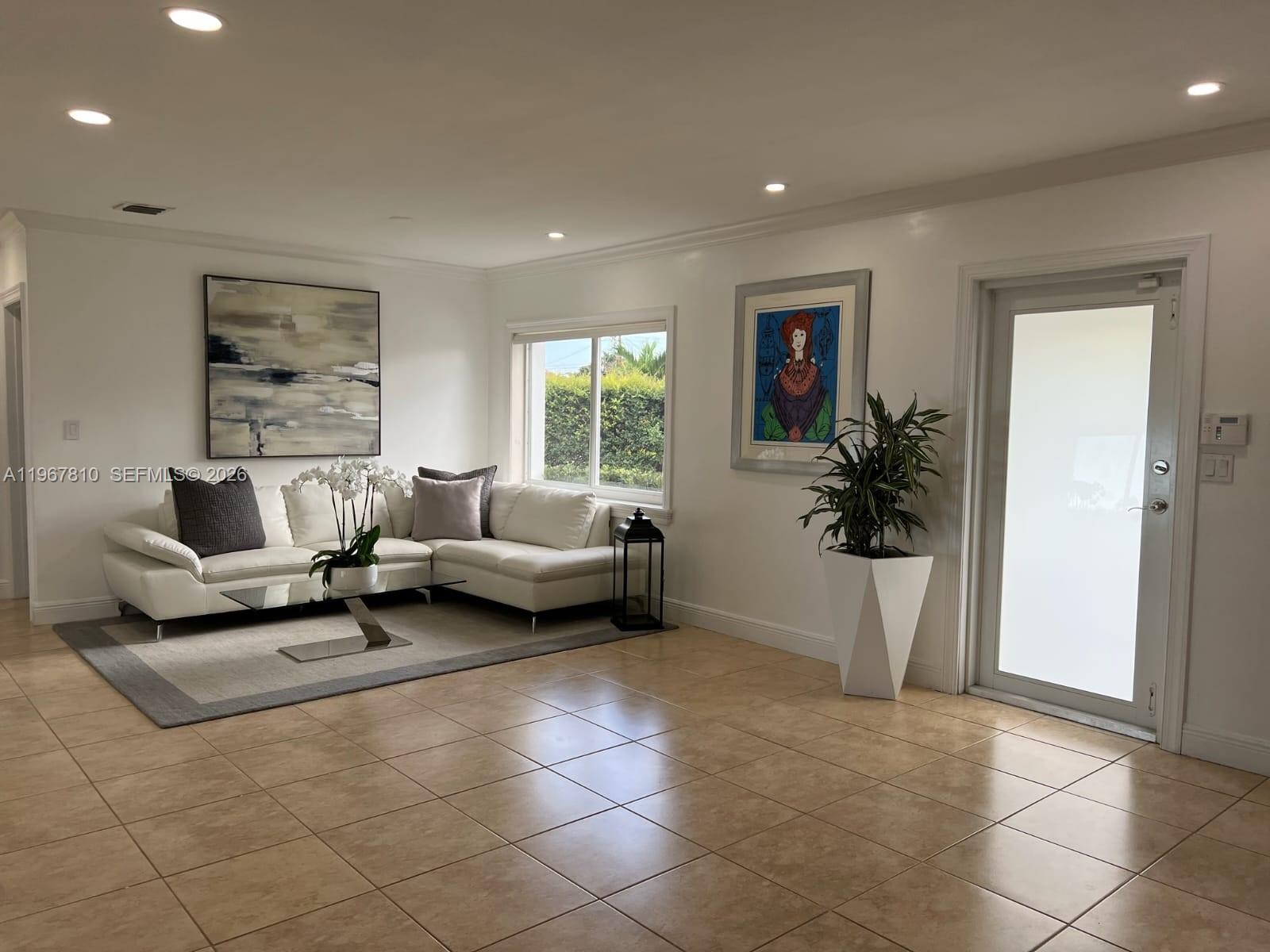 7381 SW 34th Ter Miami, FL 33155