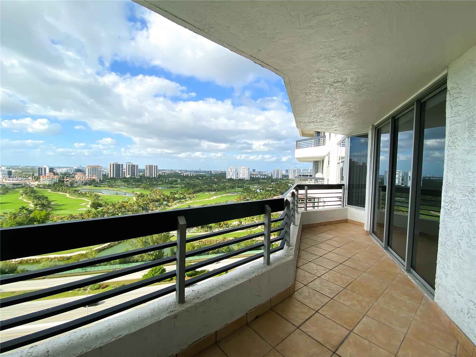 3400 NE 192nd St #LPH7 Aventura, FL 33180