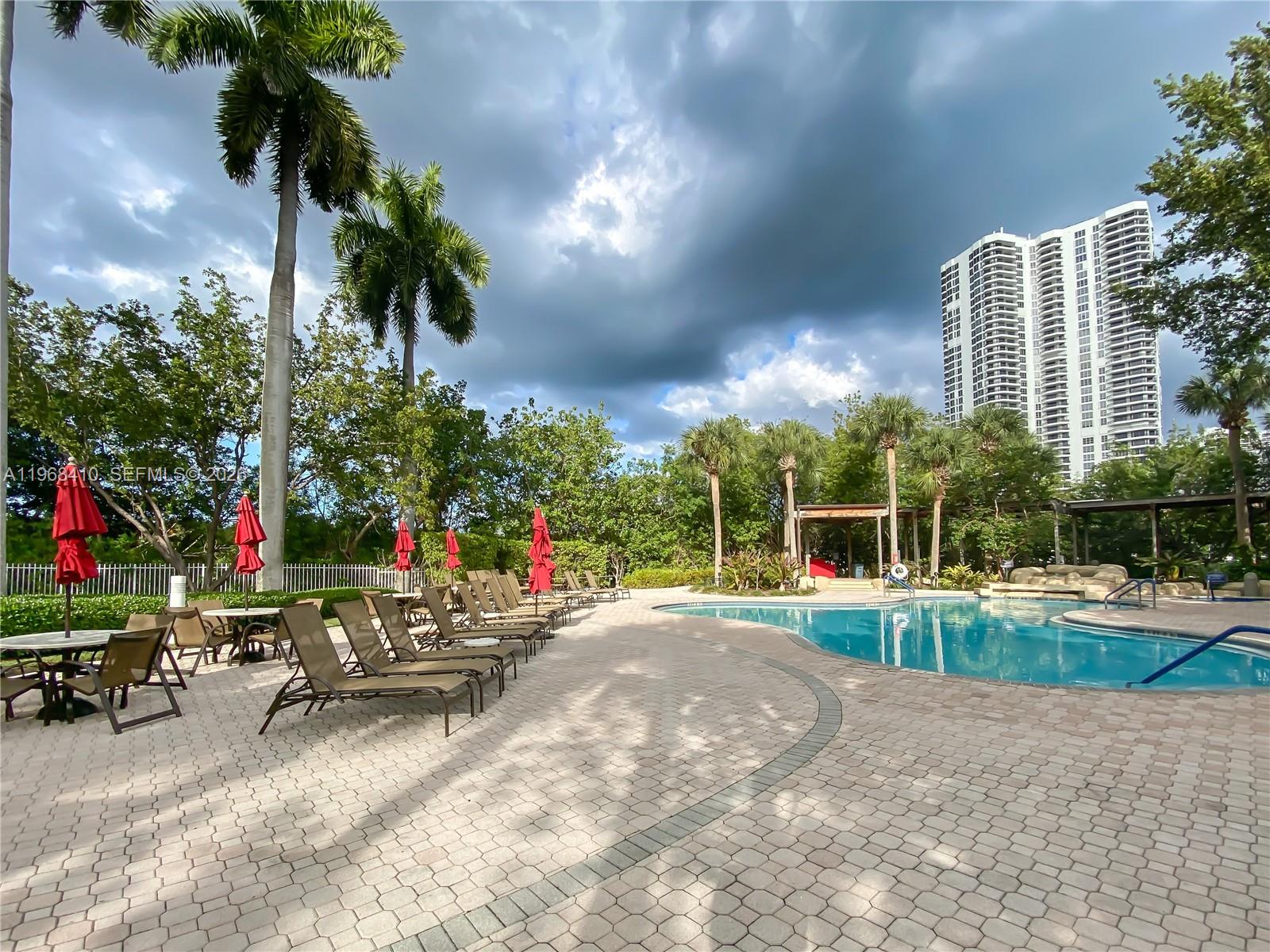 3400 NE 192nd St #LPH7 Aventura, FL 33180