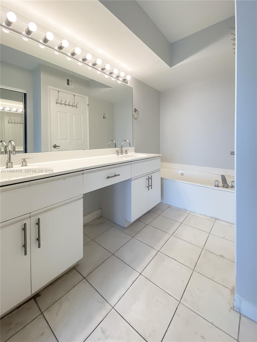 3400 NE 192nd St #LPH7 Aventura, FL 33180