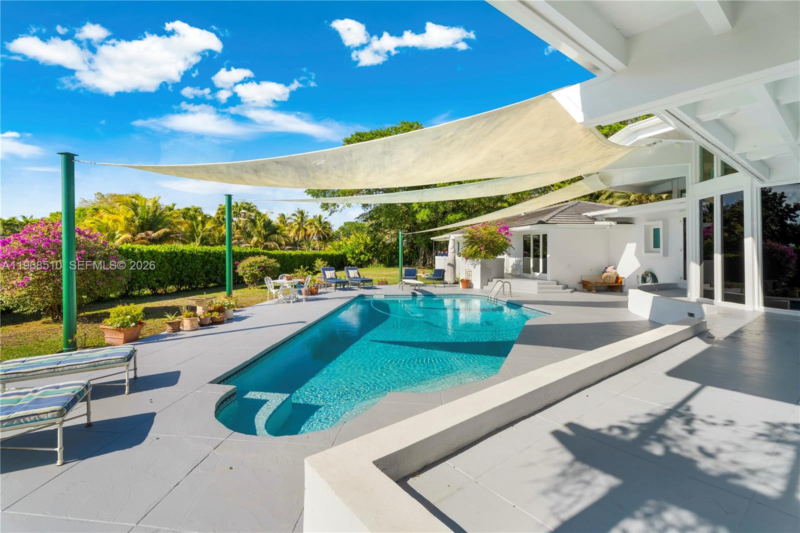 13300 SW 69th Ave Pinecrest, FL 33156