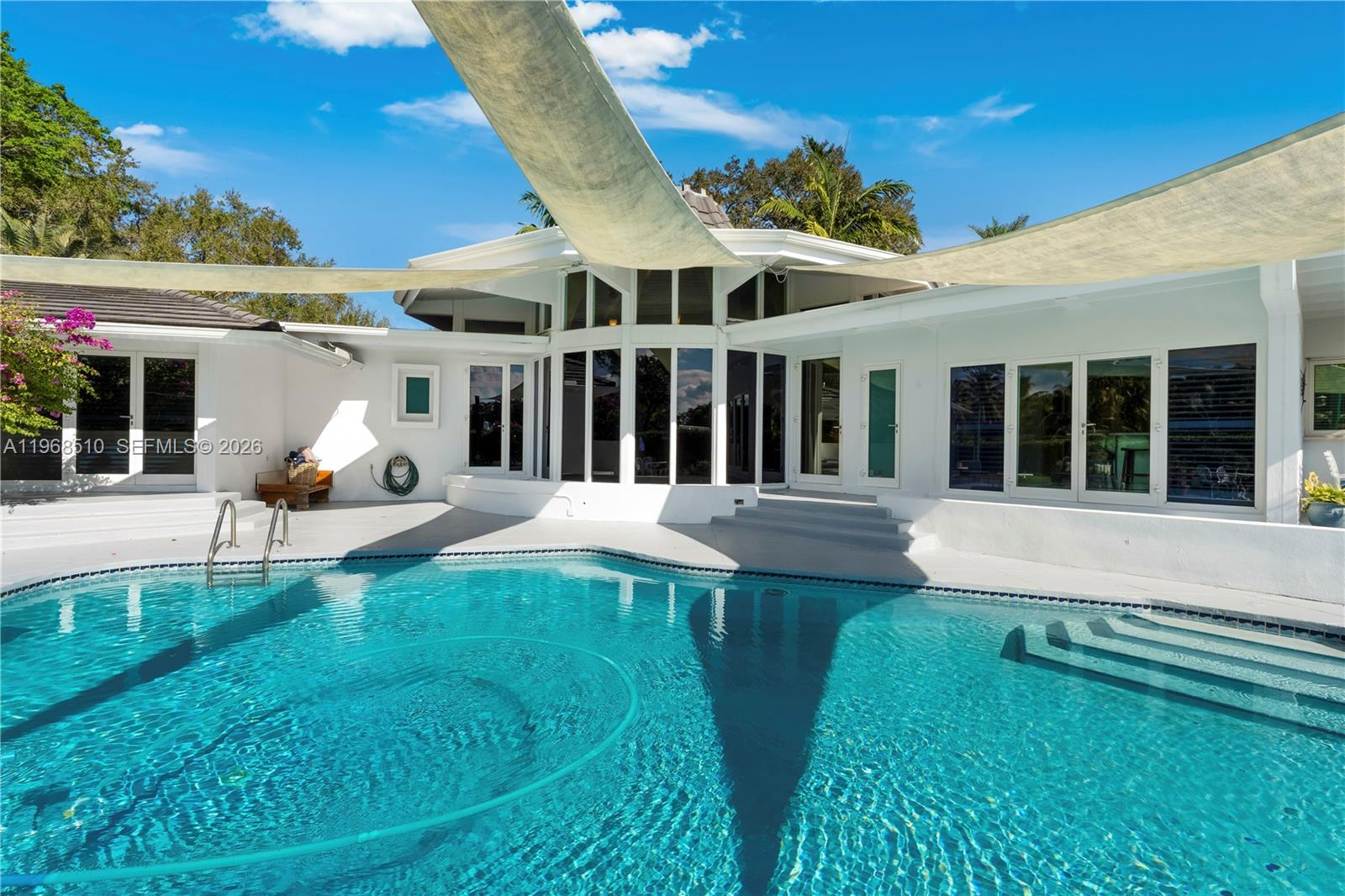 13300 SW 69th Ave Pinecrest, FL 33156