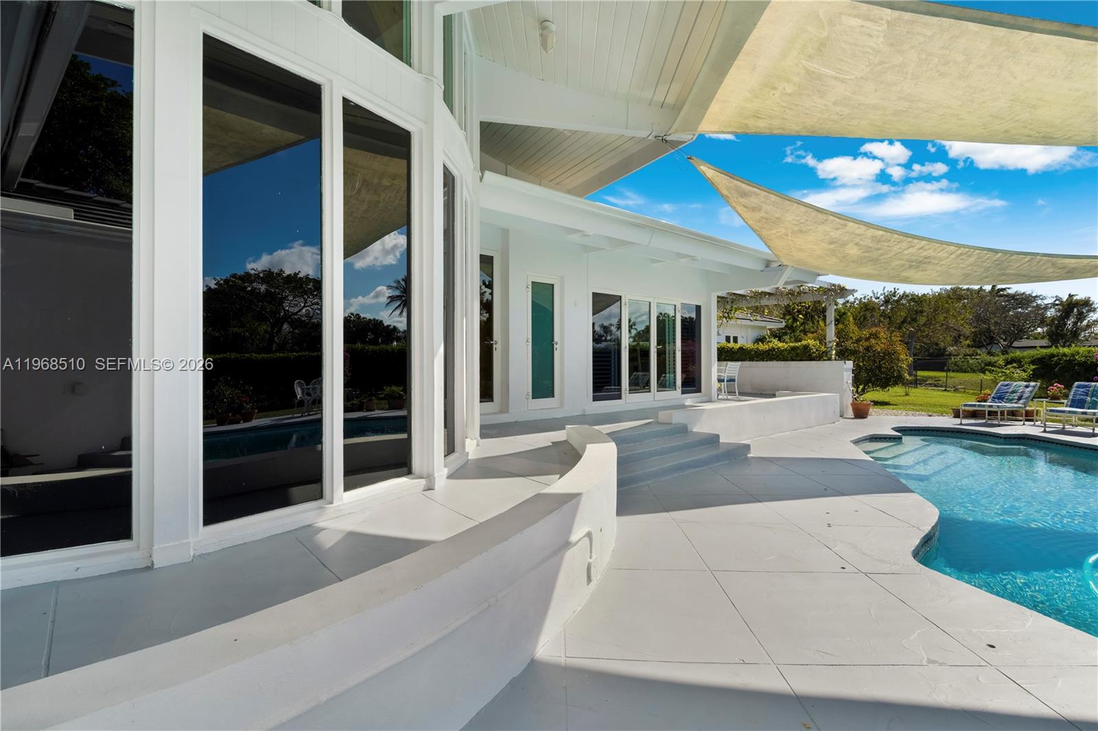 13300 SW 69th Ave Pinecrest, FL 33156