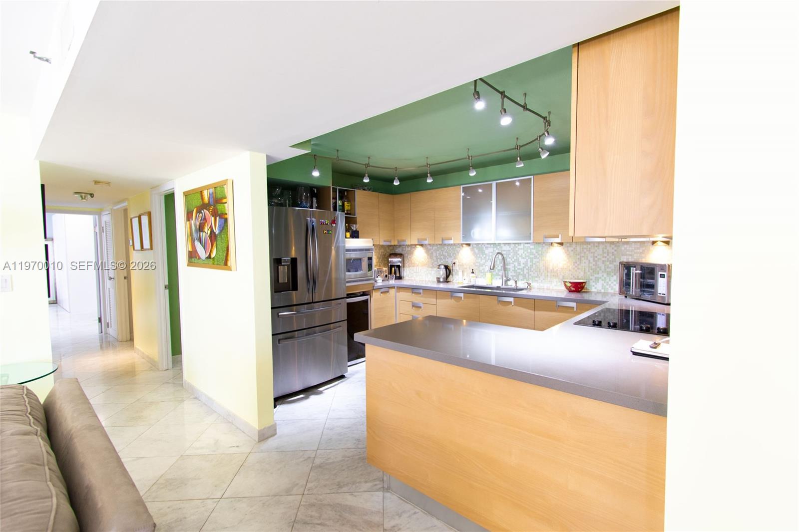 1623 Collins Ave #PH1010 Miami Beach, FL 33139