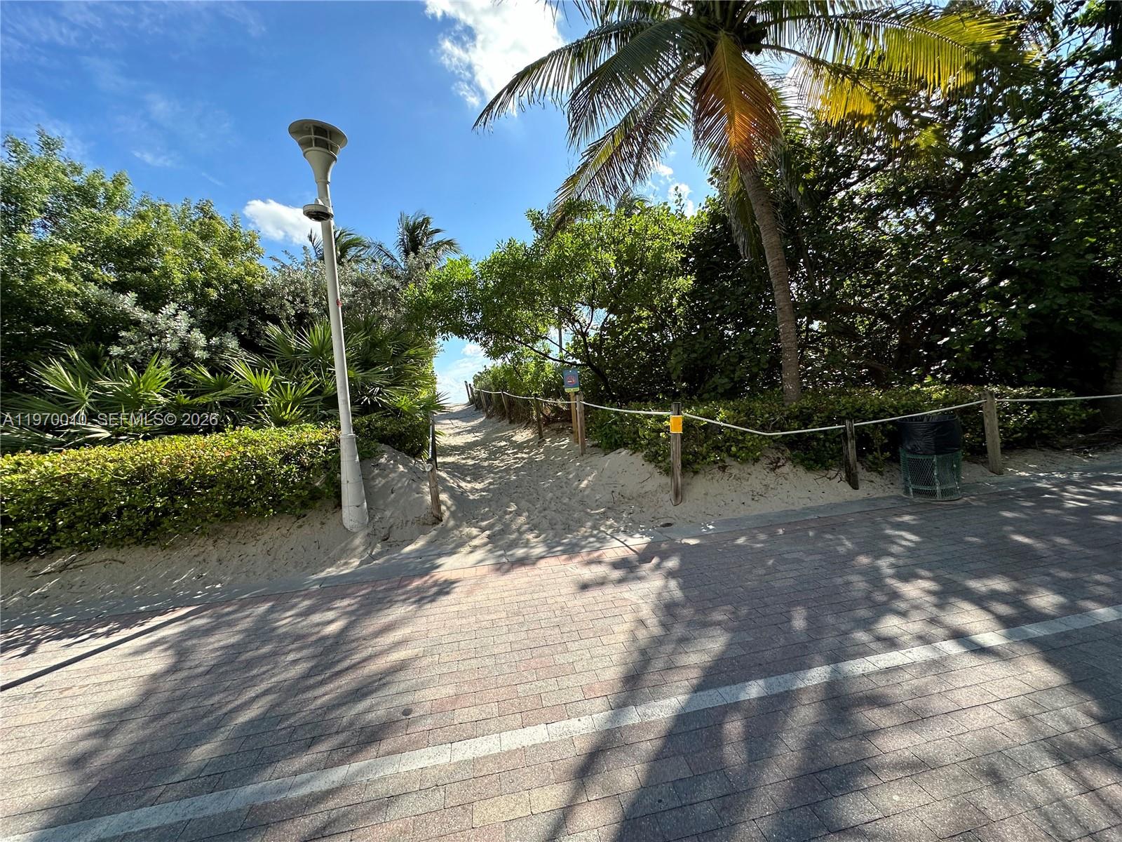 1623 Collins Ave #PH1010 Miami Beach, FL 33139