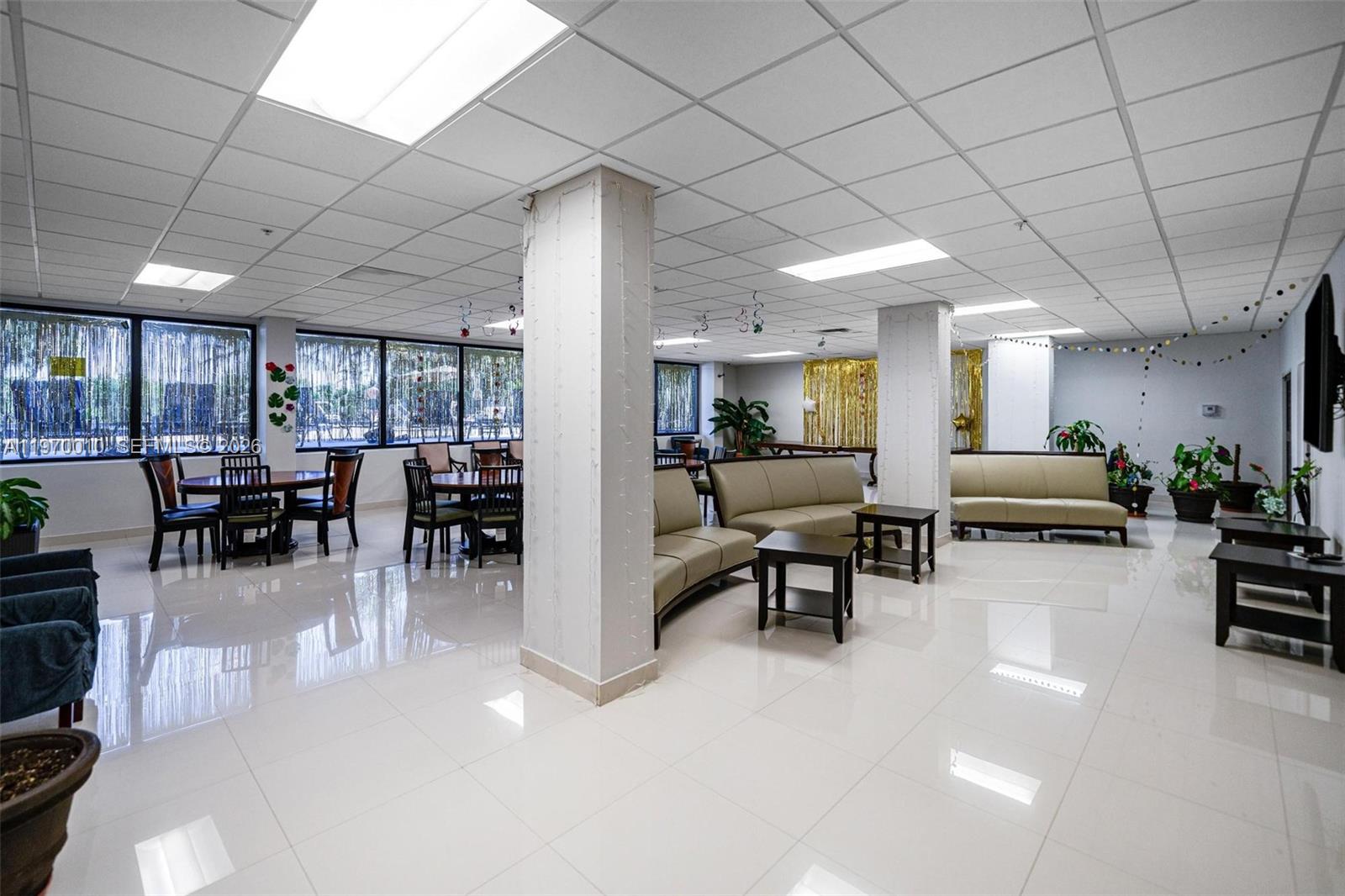 1623 Collins Ave #PH1010 Miami Beach, FL 33139