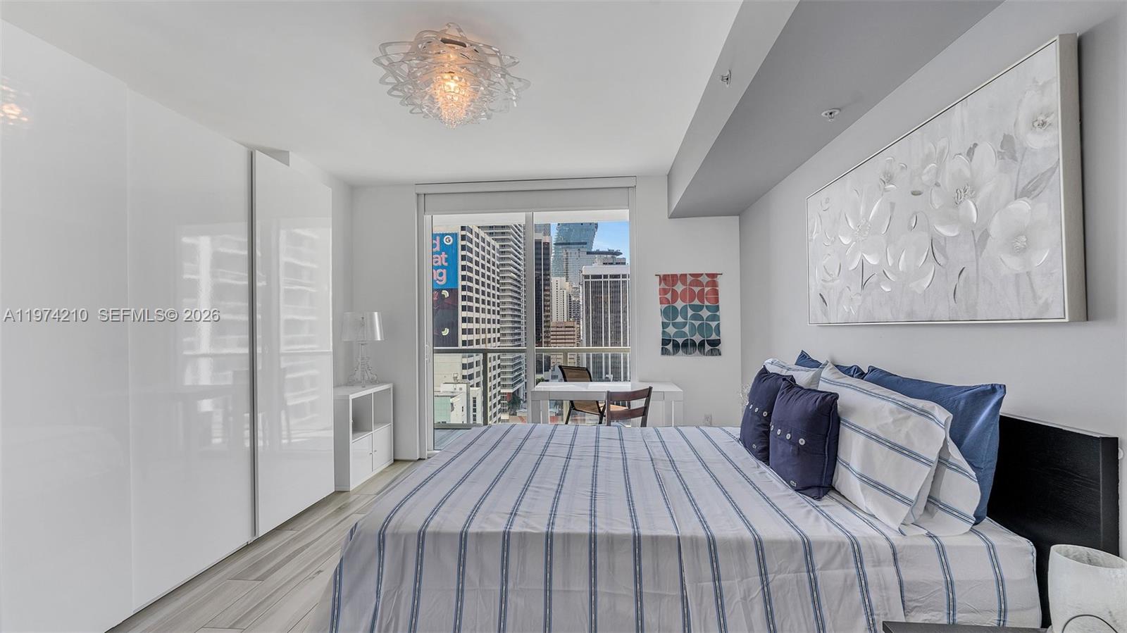 image Vizcayne North10