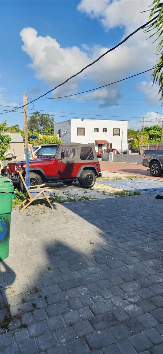 150 NW 17th Ct Miami, FL 33125