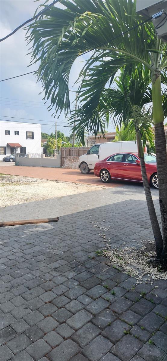 150 NW 17th Ct Miami, FL 33125