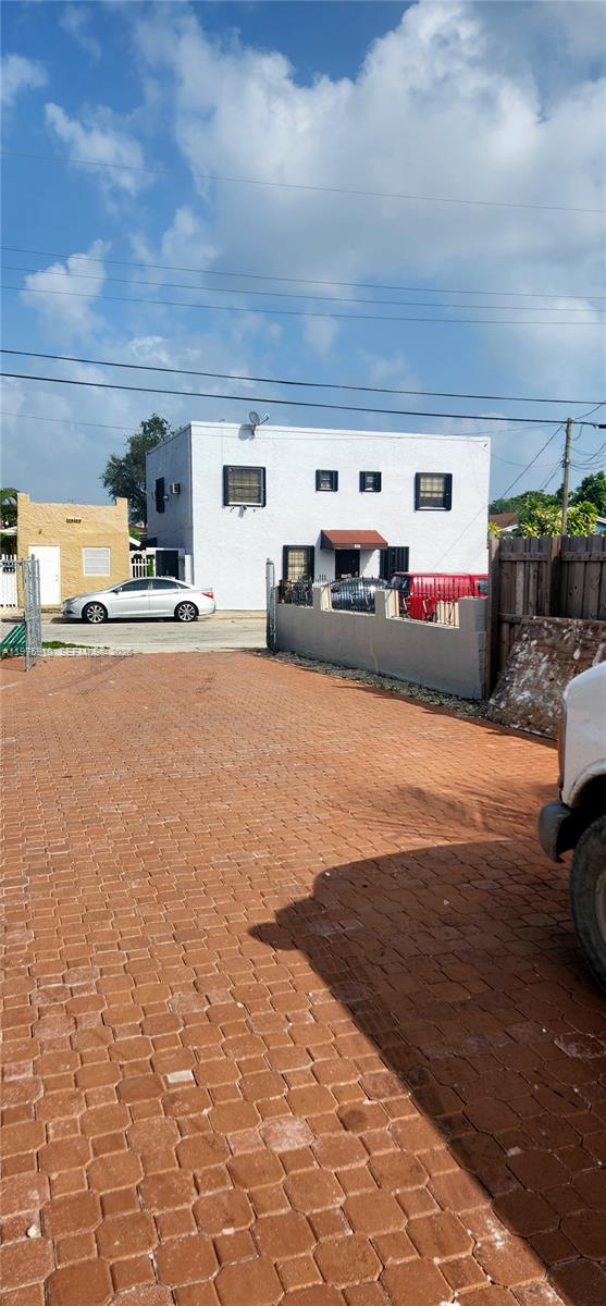 150 NW 17th Ct Miami, FL 33125