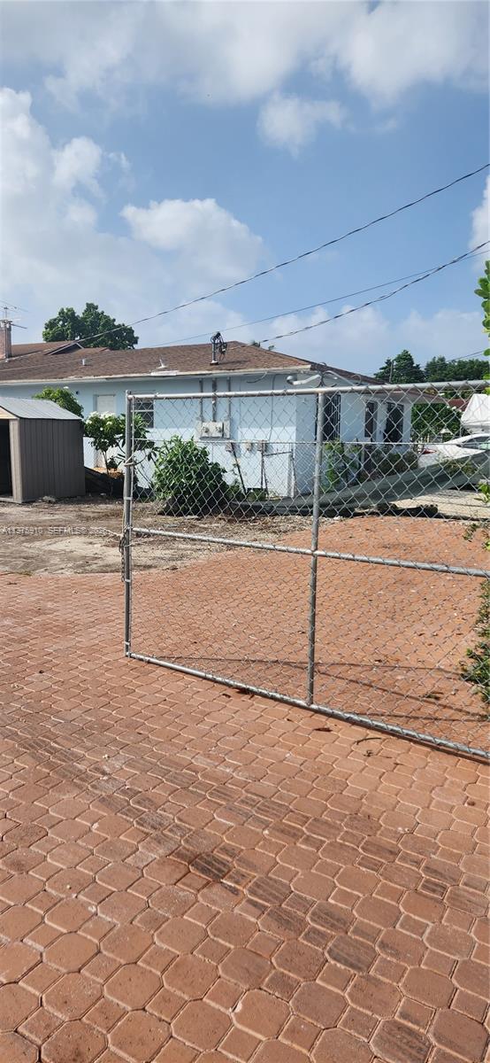 150 NW 17th Ct Miami, FL 33125