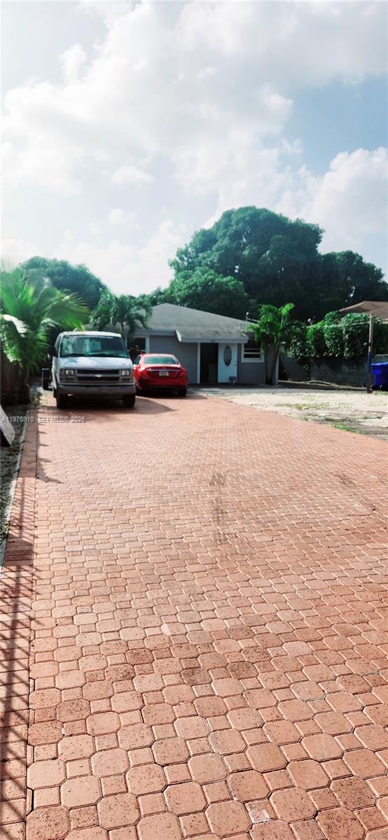 150 NW 17th Ct Miami, FL 33125