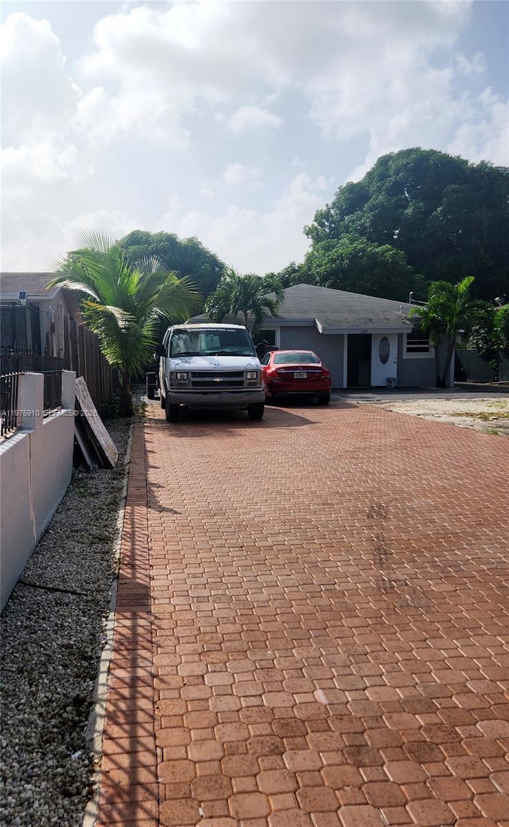 150 NW 17th Ct Miami, FL 33125