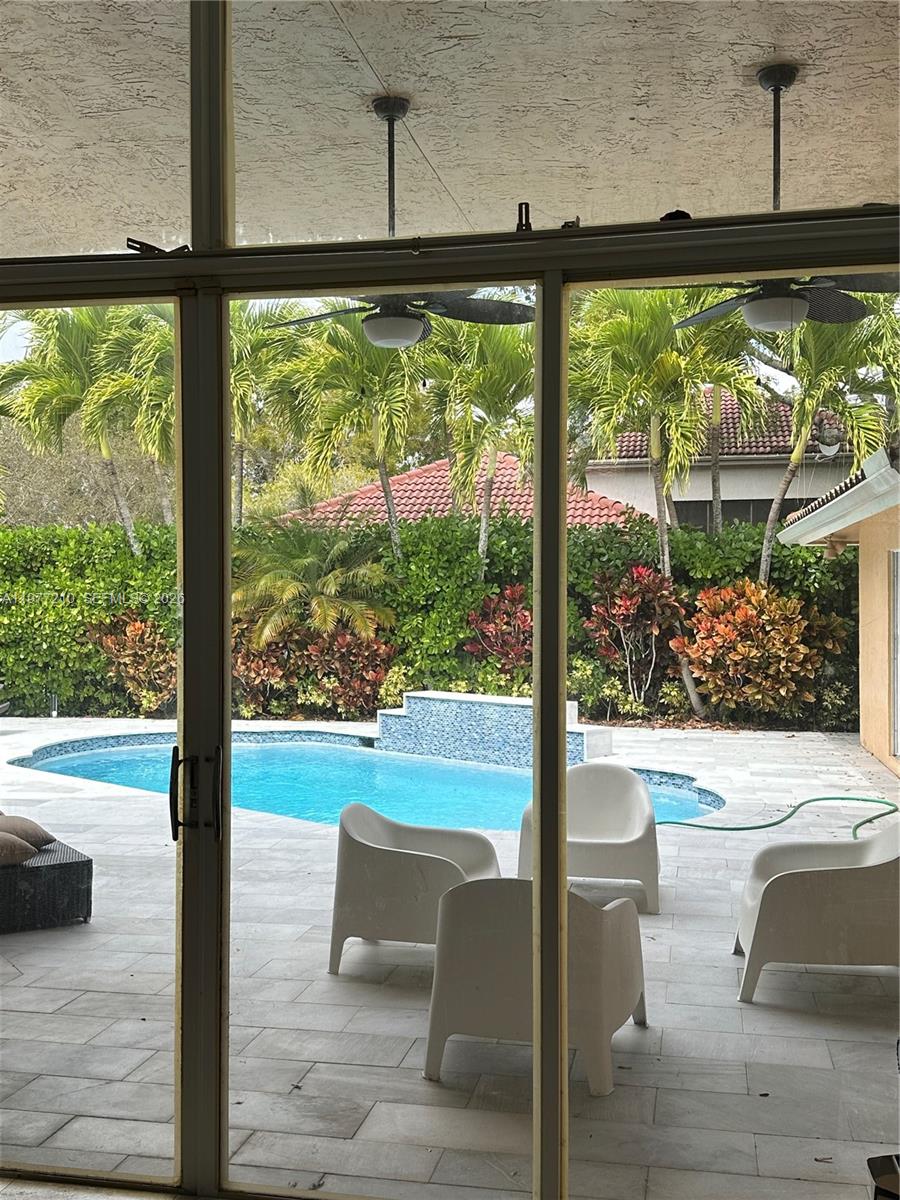 966 Spoonbill Cir Weston, FL 33326