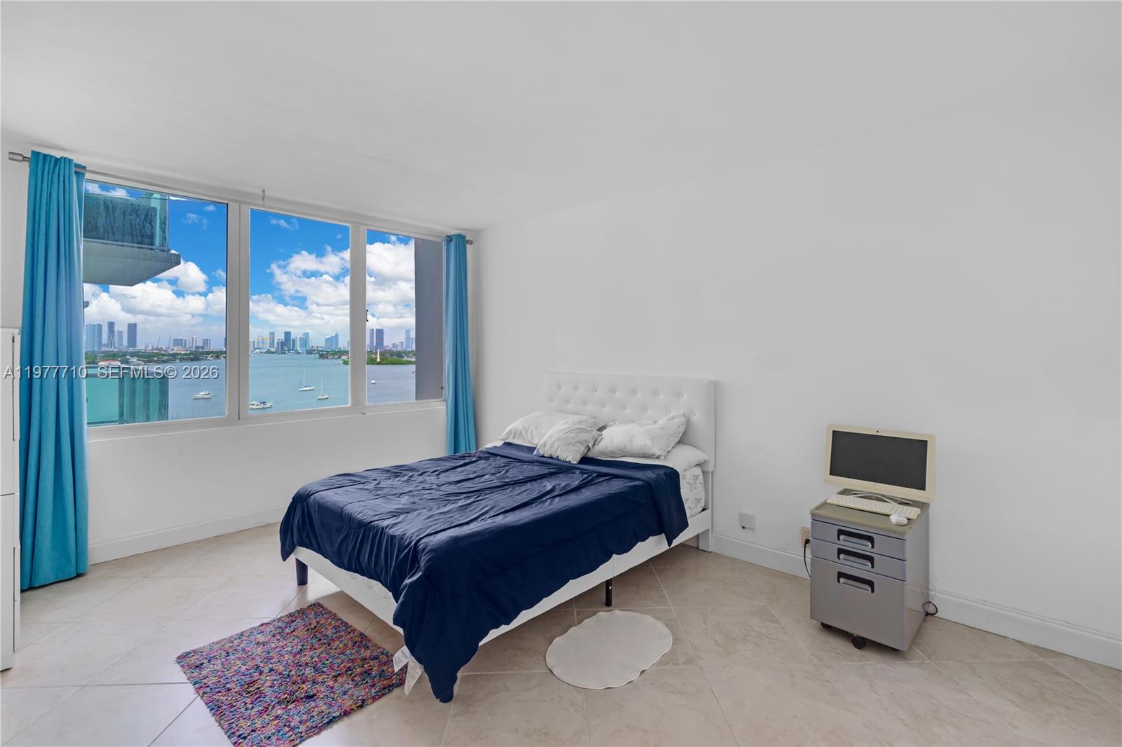 1000 West Ave #1121 Miami Beach, FL 33139