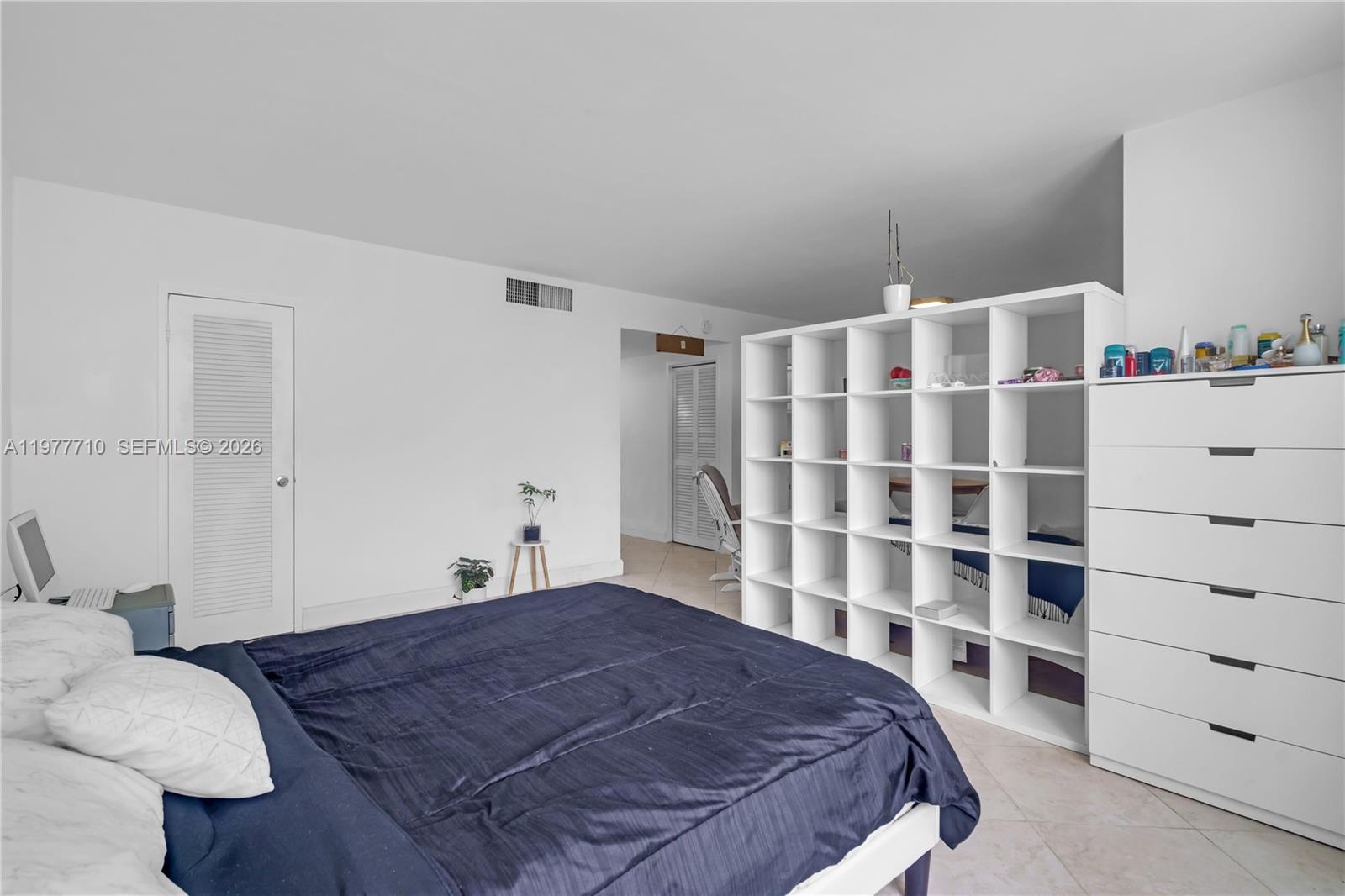 1000 West Ave #1121 Miami Beach, FL 33139