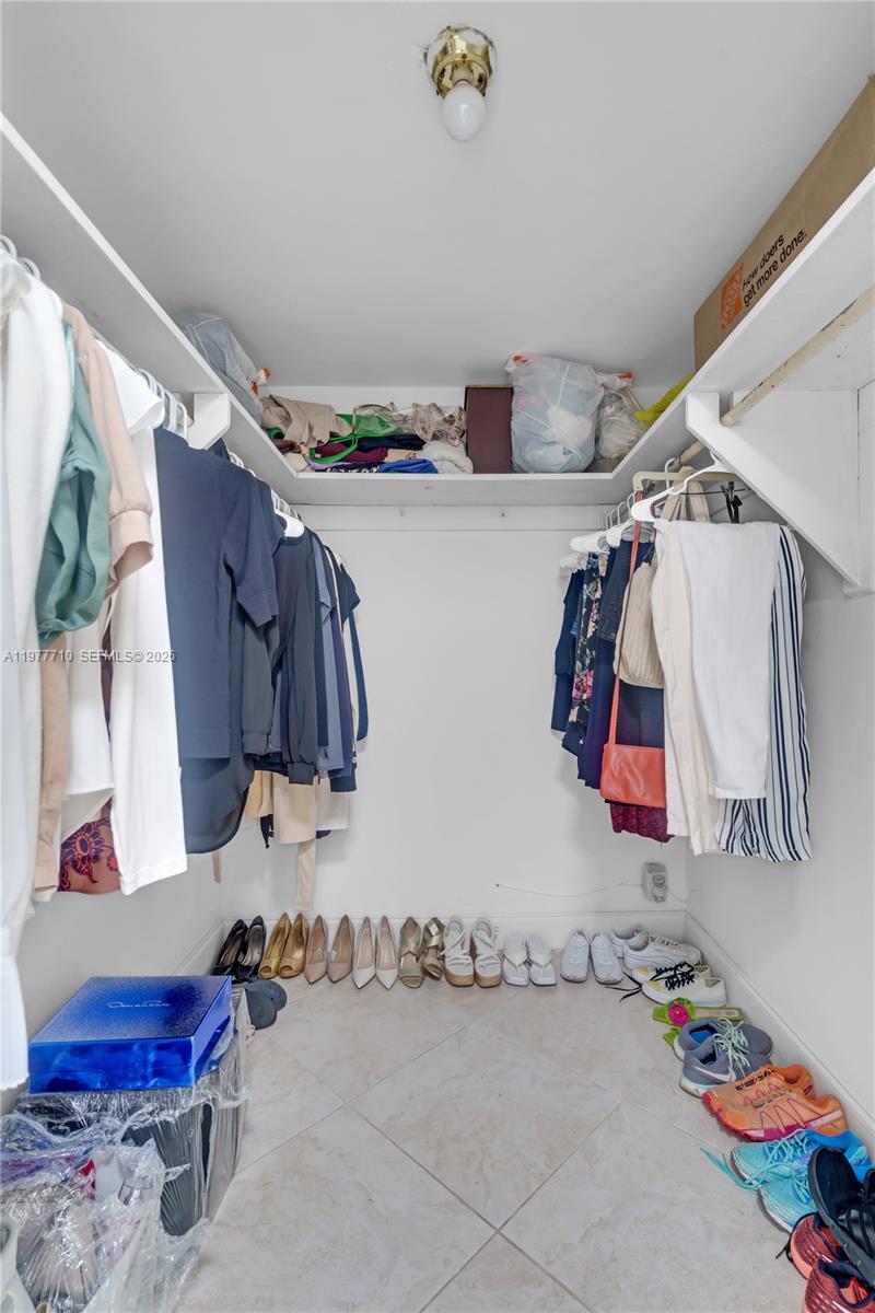 1000 West Ave #1121 Miami Beach, FL 33139