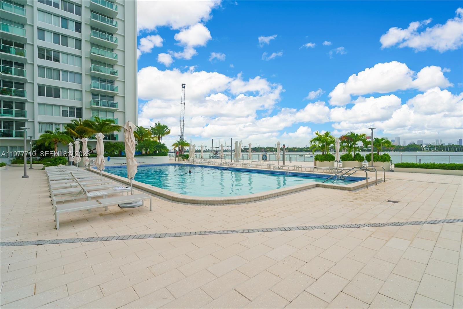 1000 West Ave #1121 Miami Beach, FL 33139
