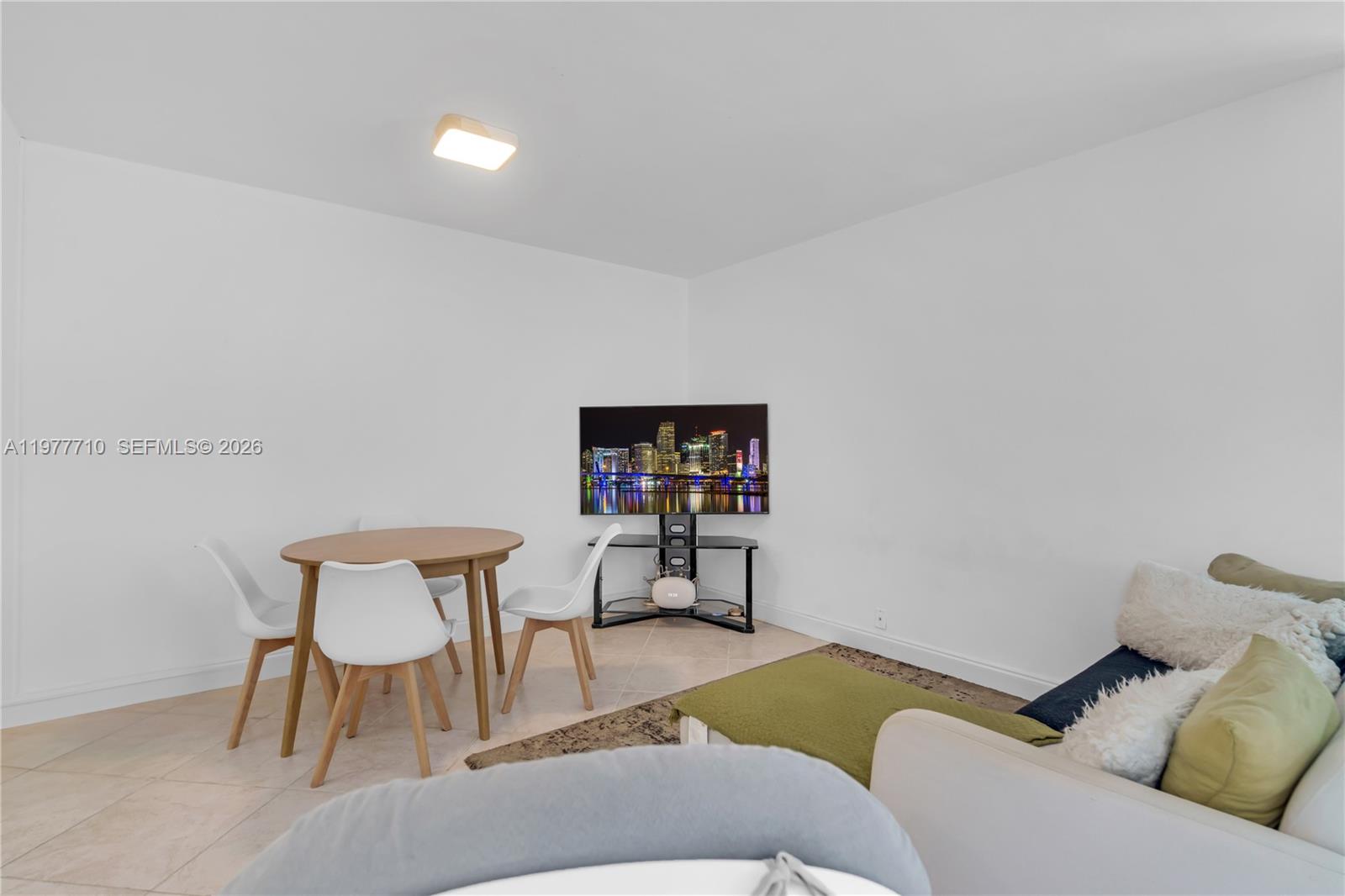 1000 West Ave #1121 Miami Beach, FL 33139