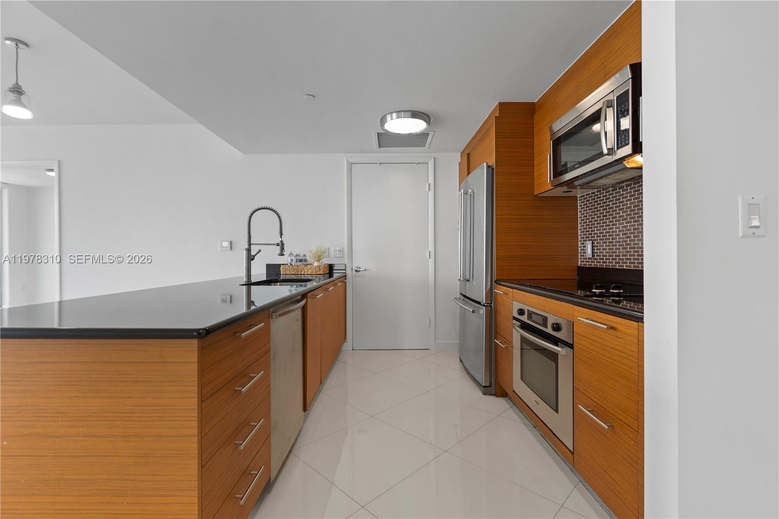 50 Biscayne Blvd #1902 Miami, FL 33132