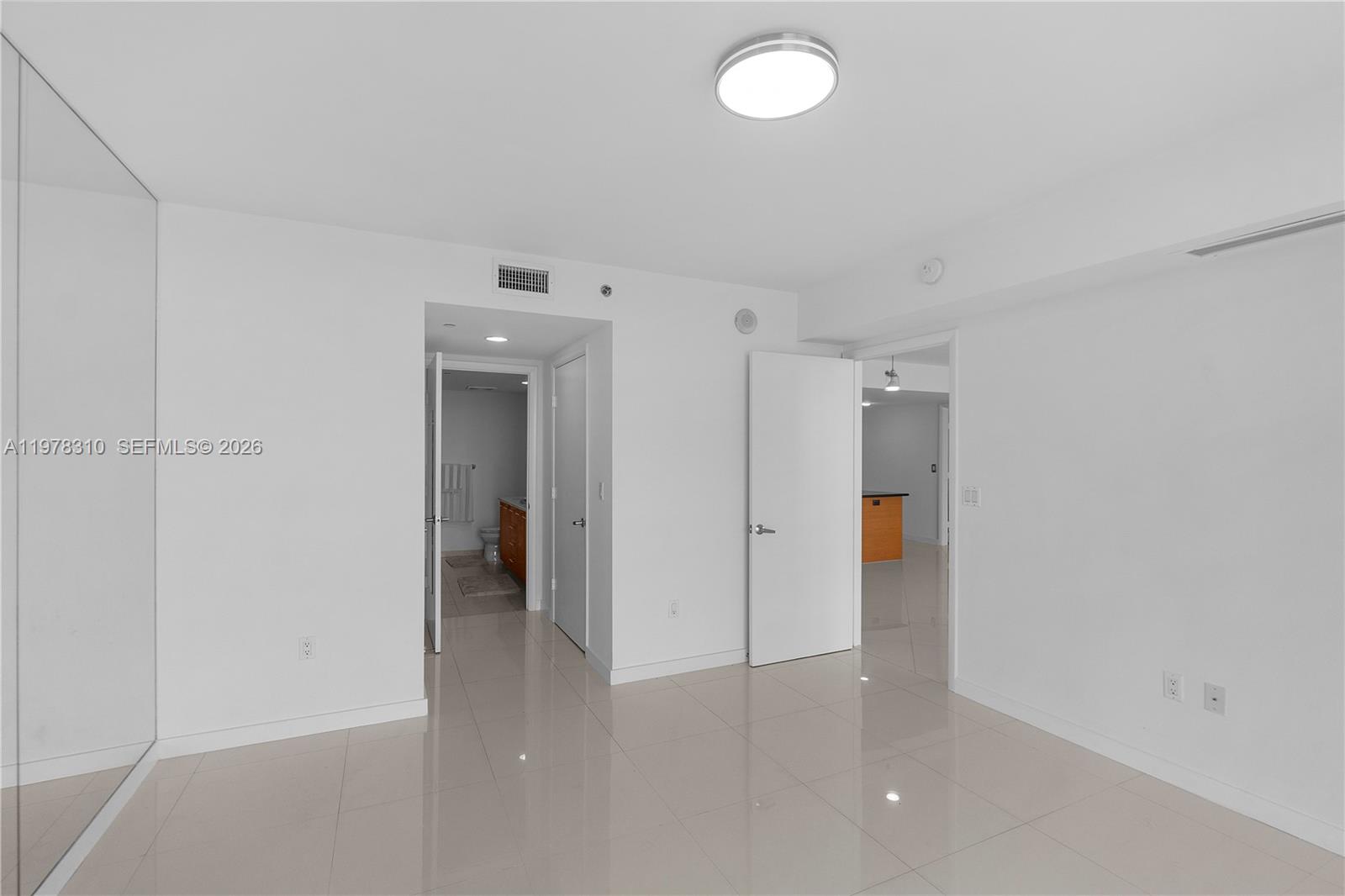 50 Biscayne Blvd #1902 Miami, FL 33132