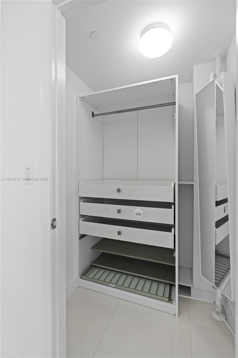 50 Biscayne Blvd #1902 Miami, FL 33132