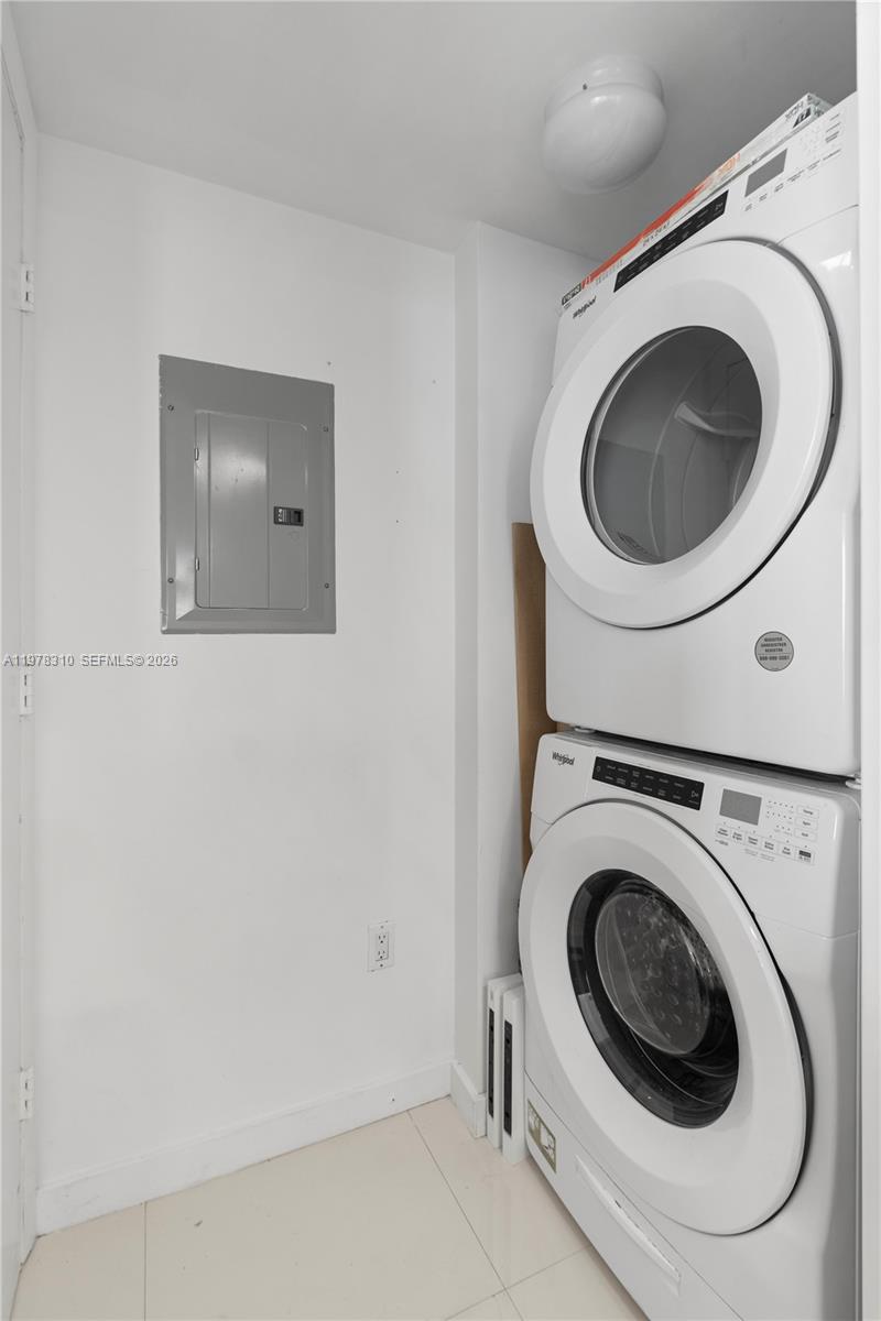 50 Biscayne Blvd #1902 Miami, FL 33132