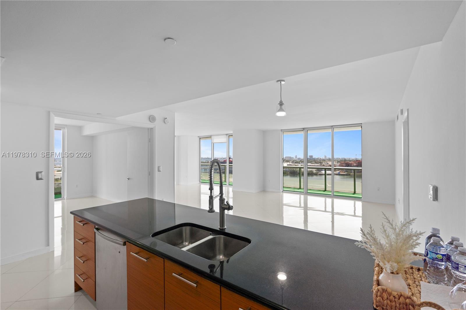 50 Biscayne Blvd #1902 Miami, FL 33132