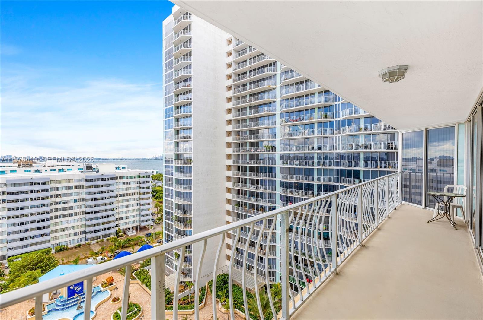 7601 E Treasure Dr #1522