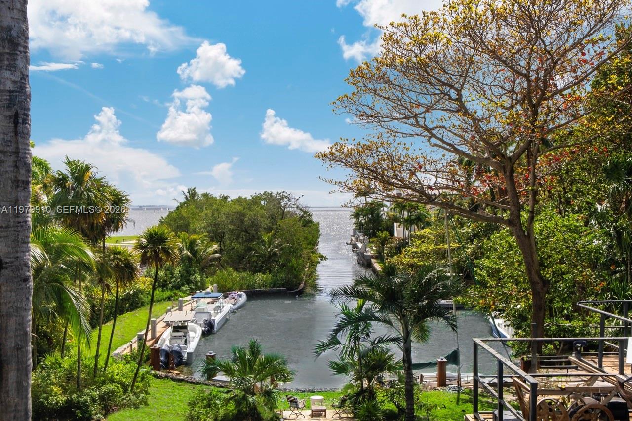 3373 Poinciana Ave Miami, FL 33133