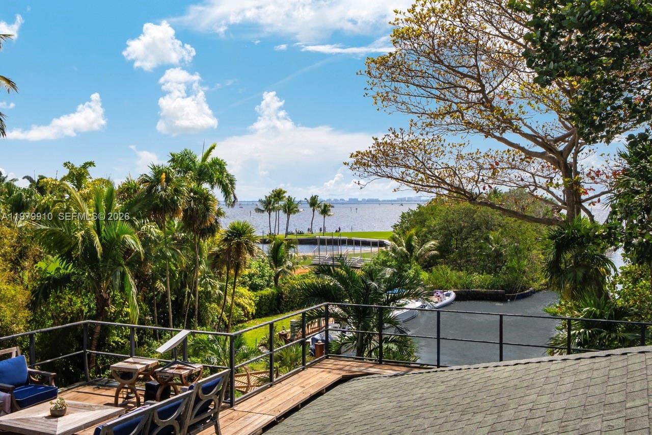 3373 Poinciana Ave Miami, FL 33133