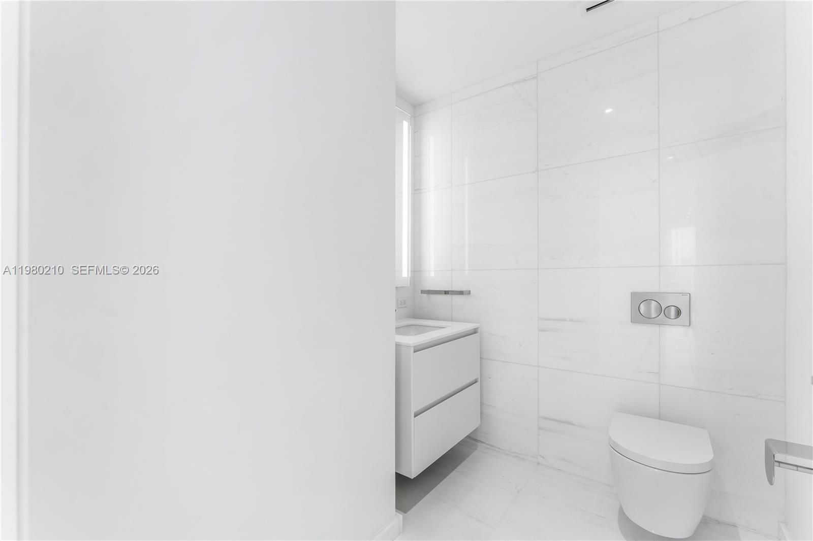 300 Biscayne Blvd Way #2507 Miami, FL 33131