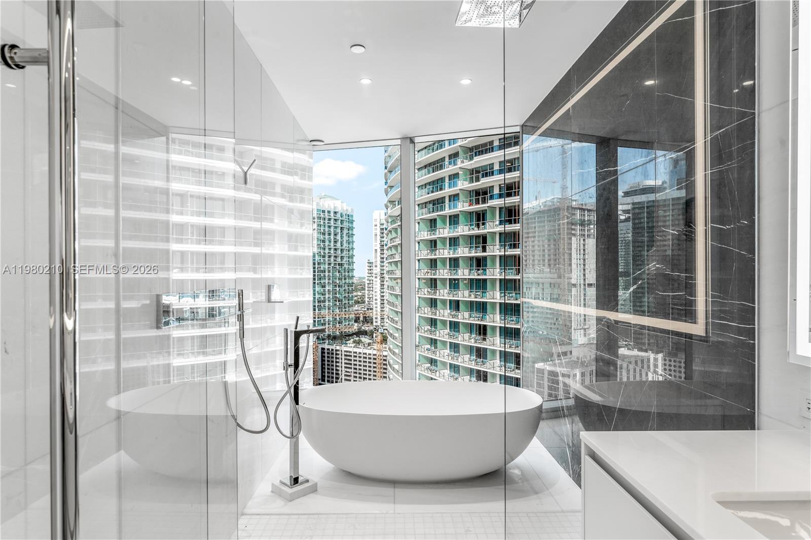 300 Biscayne Blvd Way #2507 Miami, FL 33131