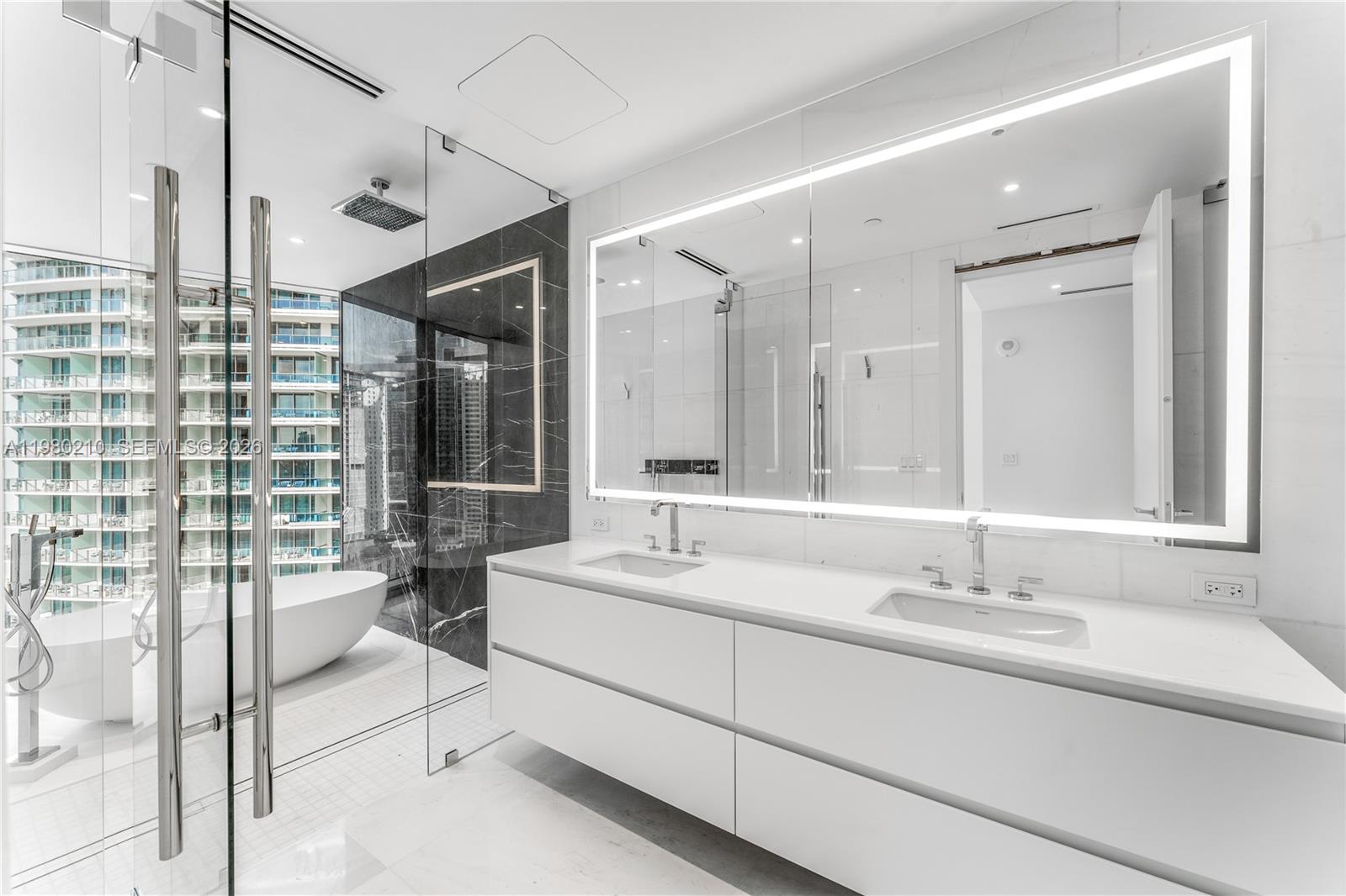 300 Biscayne Blvd Way #2507 Miami, FL 33131