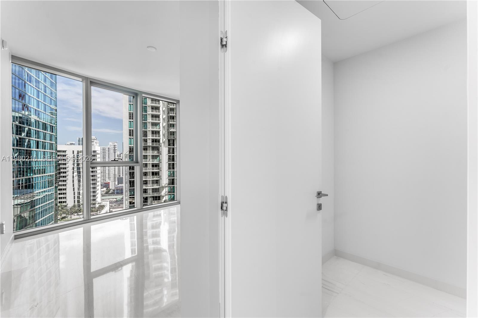 300 Biscayne Blvd Way #2507 Miami, FL 33131
