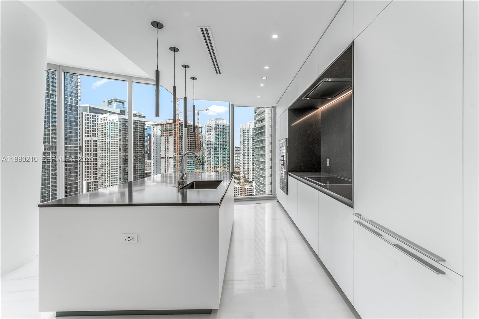 300 Biscayne Blvd Way #2507 Miami, FL 33131